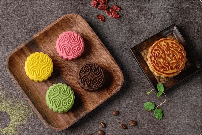 月餅全自動(dòng)刷蛋機(jī)，提高產(chǎn)品產(chǎn)量，提升產(chǎn)品檔次！